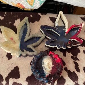 Leaf-Shaped Candle Holder Set - Blue, Red, White